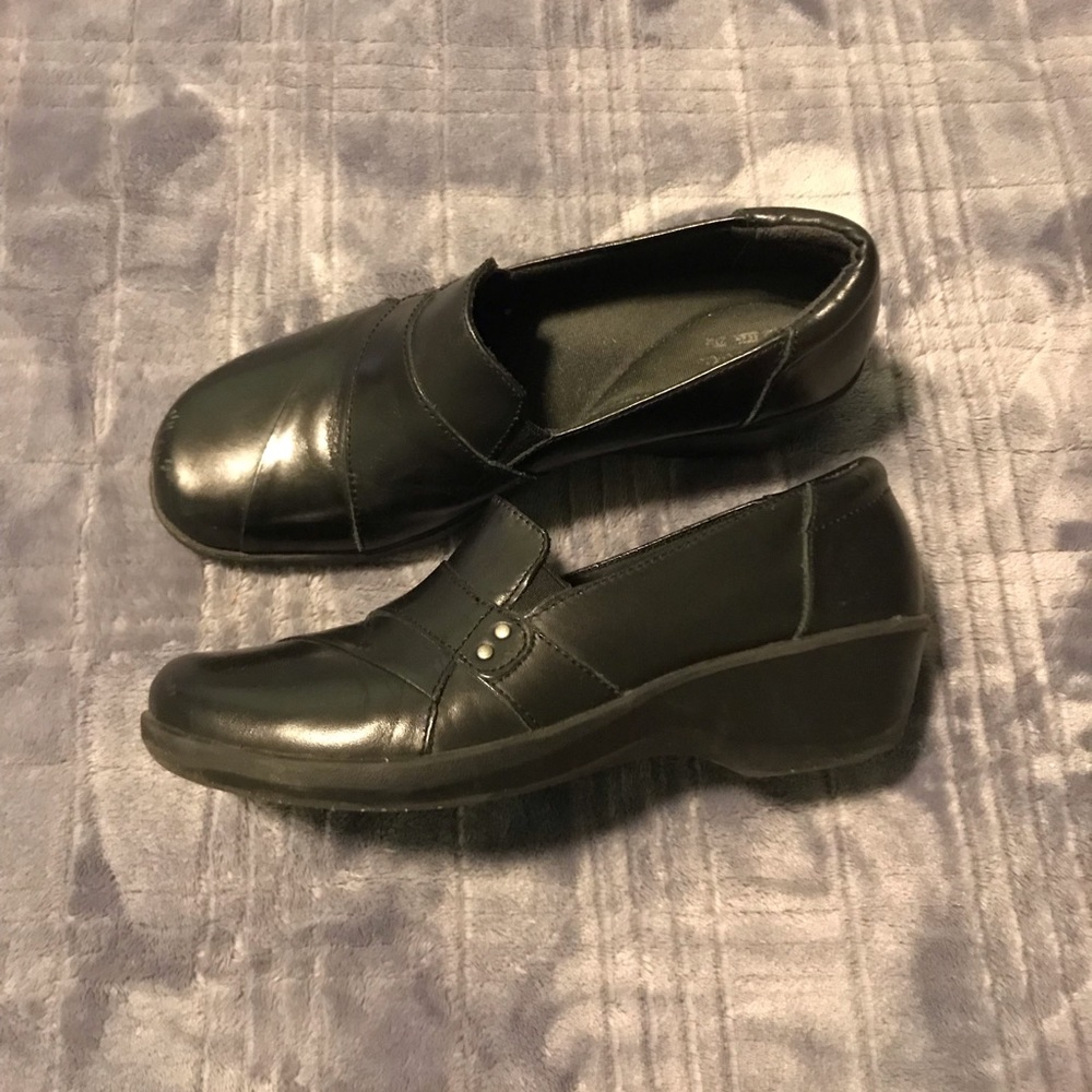 *REDUCED* Black Clark’s dress shoes